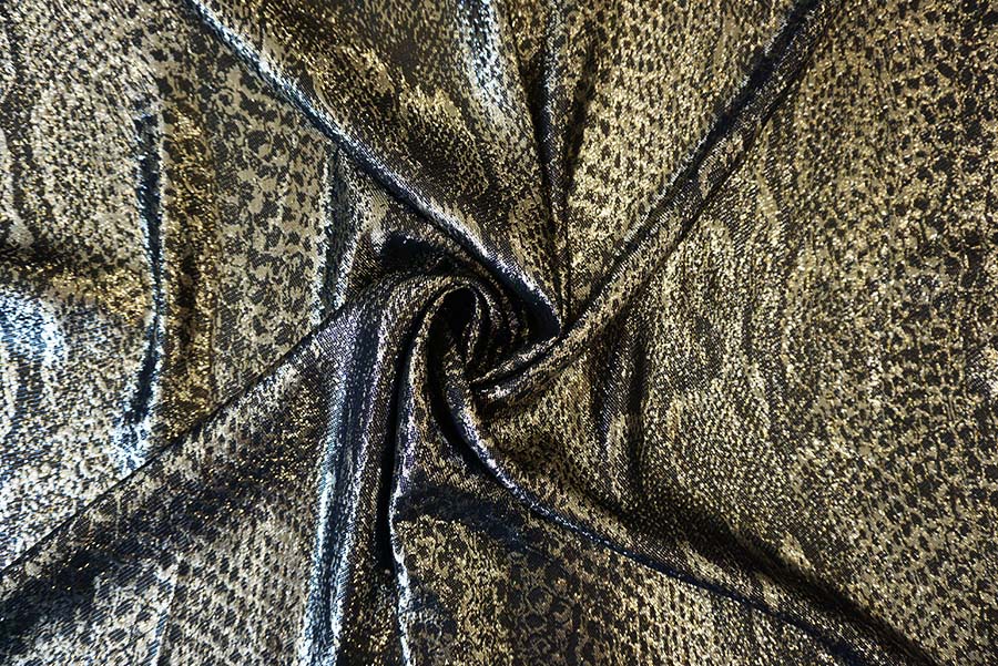 Piattine catena in oro – tinto pezza nero